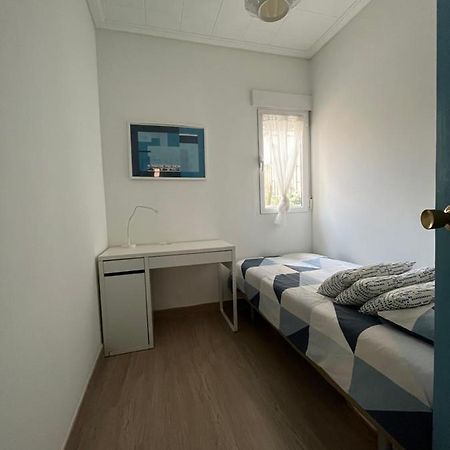 Modernized 3-Bedroom Flat 500M To The Beach Валенсия Экстерьер фото