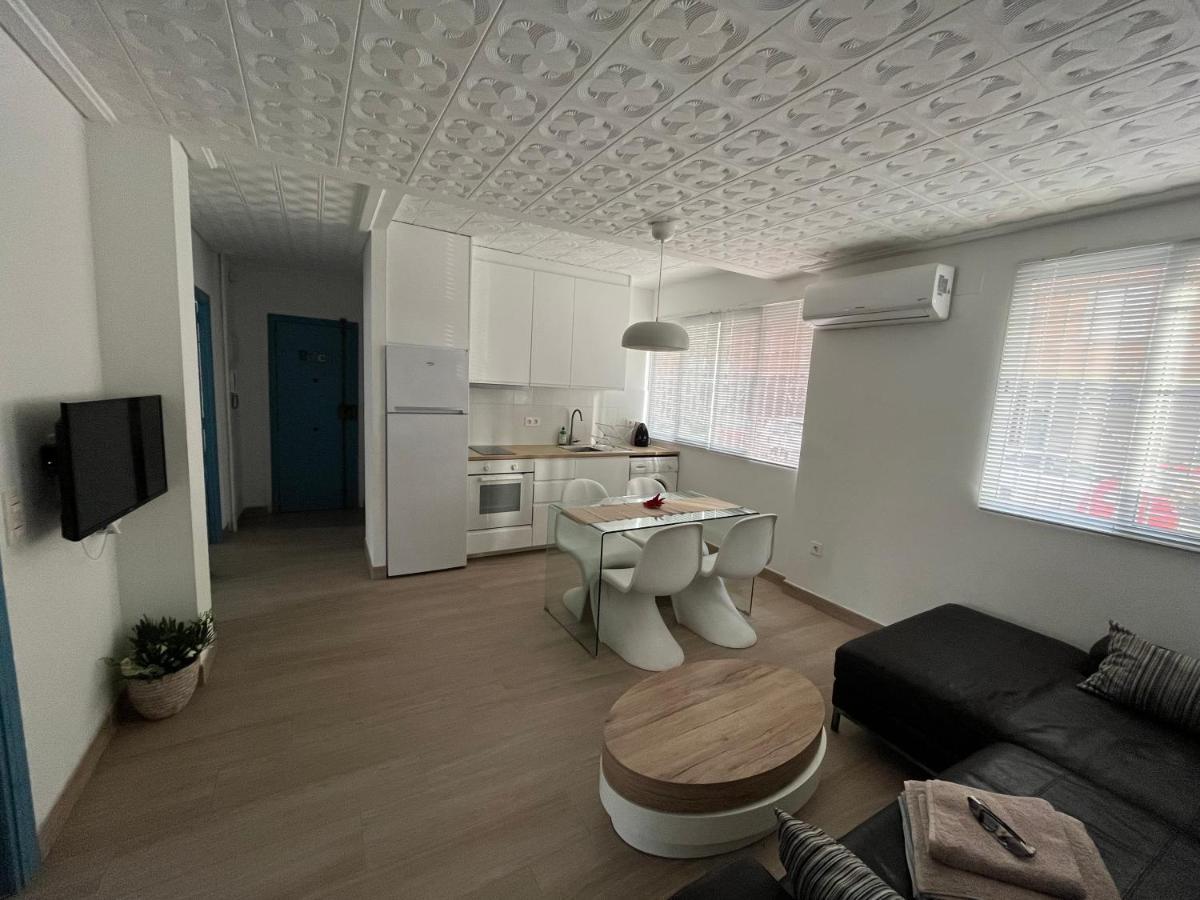 Modernized 3-Bedroom Flat 500M To The Beach Валенсия Экстерьер фото